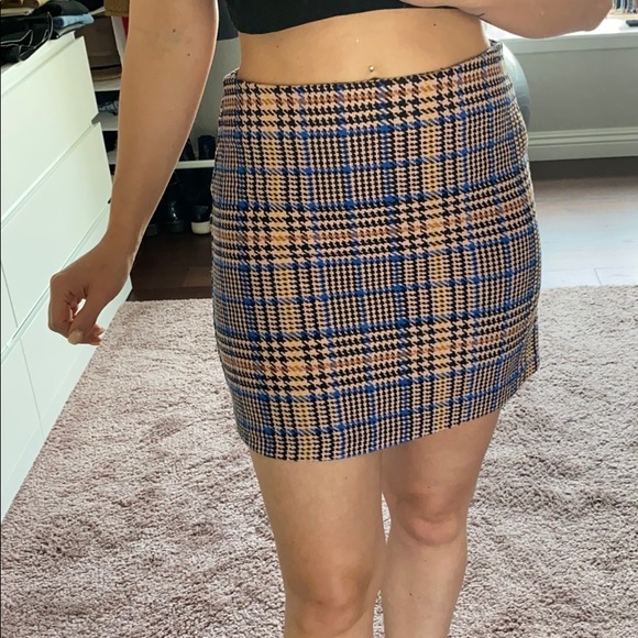 Plaid Skirt - Picture 2 of 6